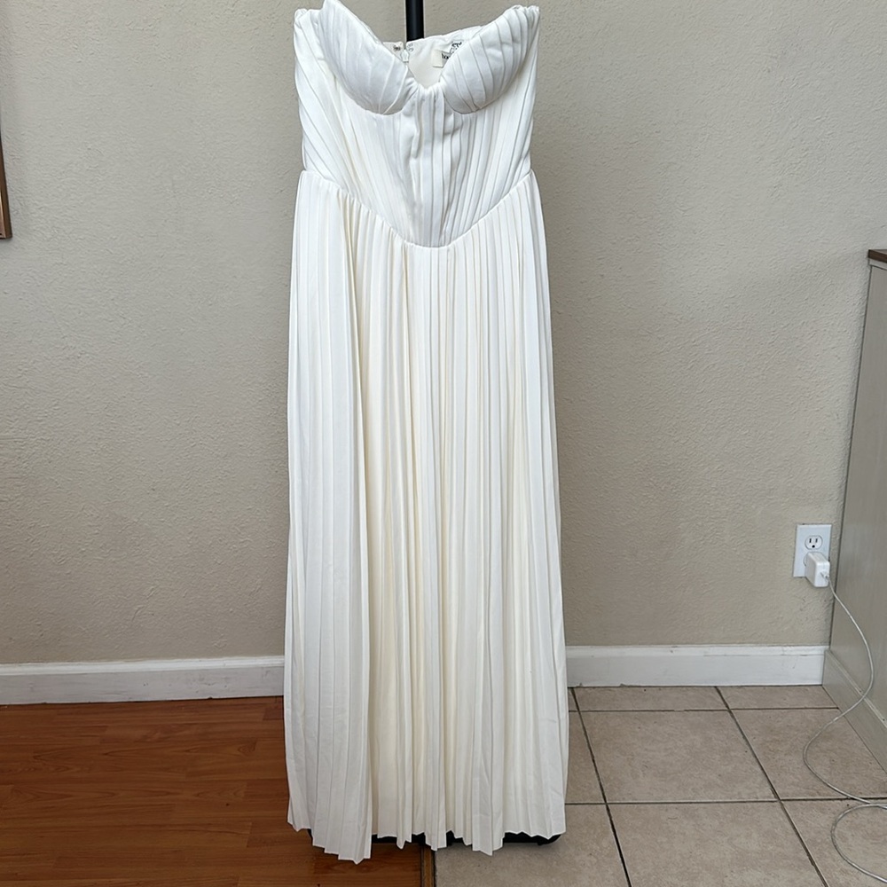 HOUSE OF CB 'Amorata'‎ Ivory Pleated Maxi Dress NWOT size XS D-DD - Picture 4 of 17